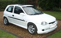 julia_auto_corsa_c.jpg